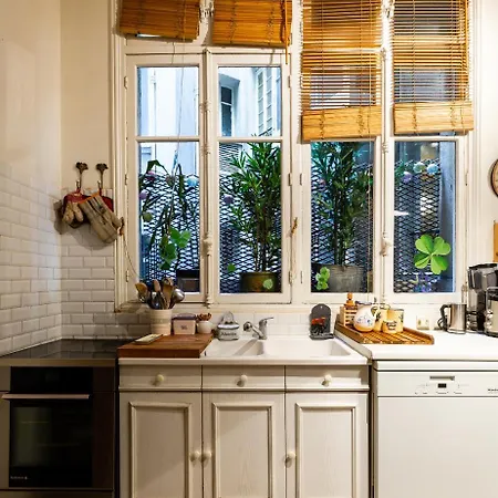 Apartment Veeve - Parisian Charm By Pereire Paris